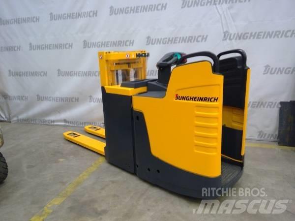 Jungheinrich ERD 220 自走式堆積機