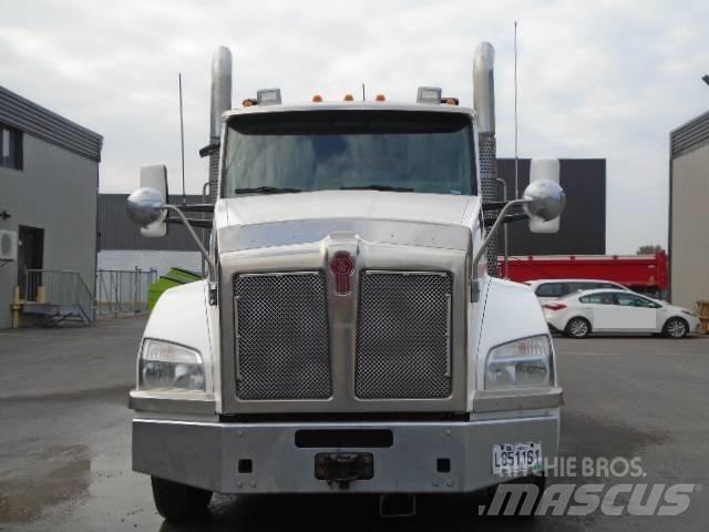 Kenworth T 880 曳引機組件