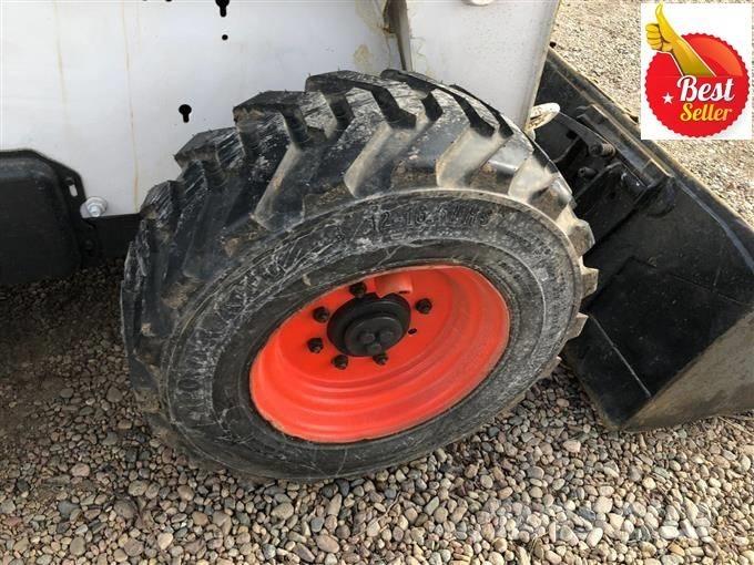 Bobcat S 300 滑移轉向裝載機