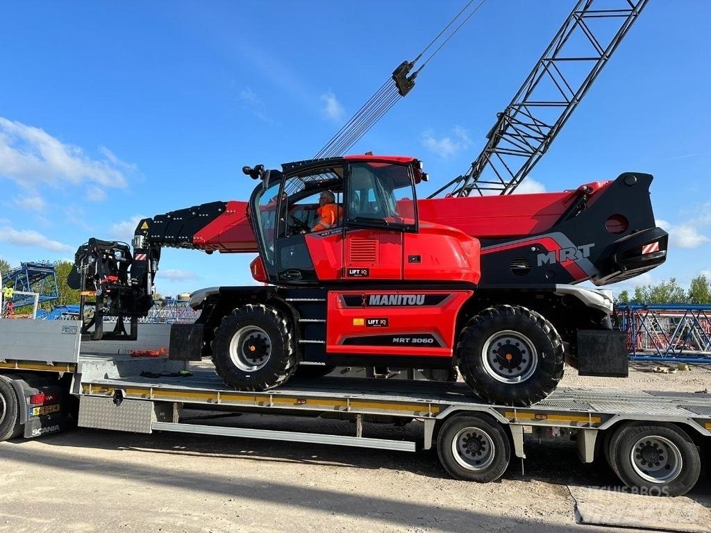 Manitou MRT 3060 伸縮臂操作車