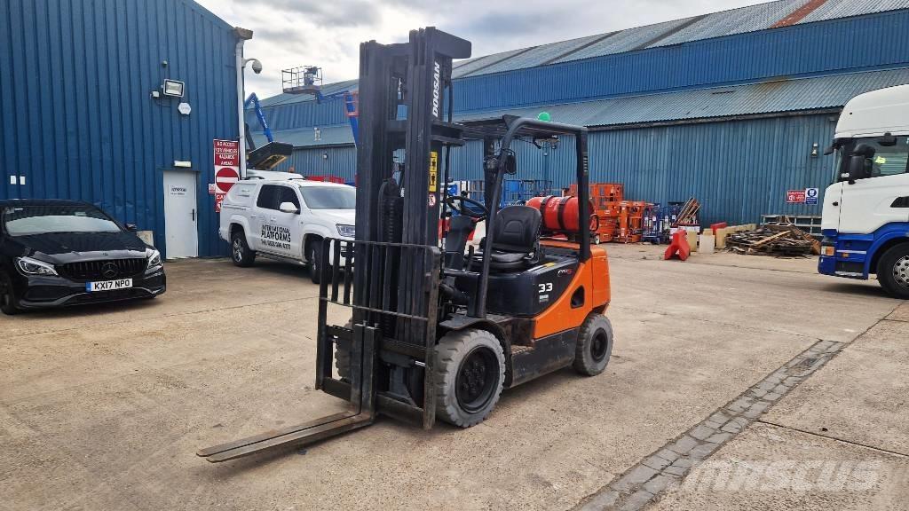Doosan G 33 P-5 液化石油氣LPG卡車