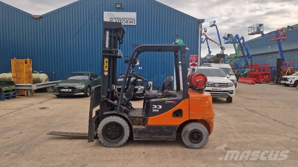 Doosan G 33 P-5 液化石油氣LPG卡車