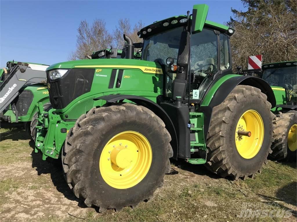 John Deere 6R 250 曳引機
