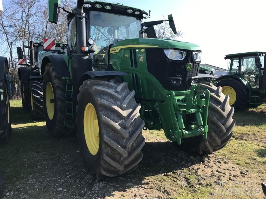John Deere 6R 250 曳引機