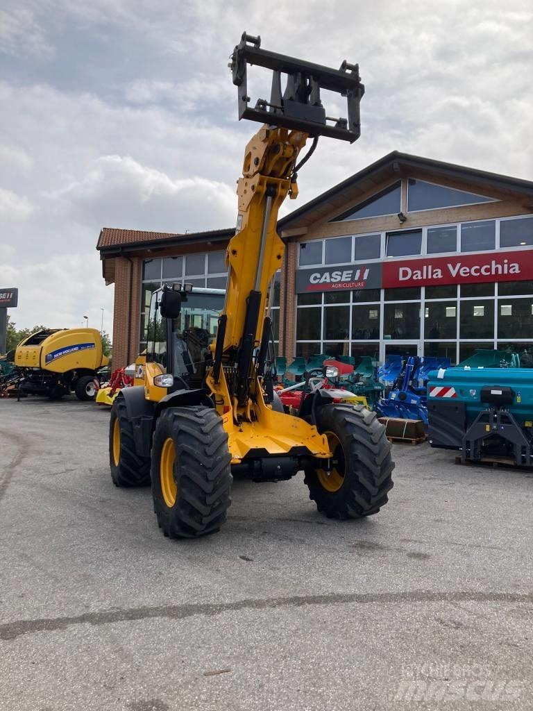 JCB TM 320 農業用伸縮臂裝載機