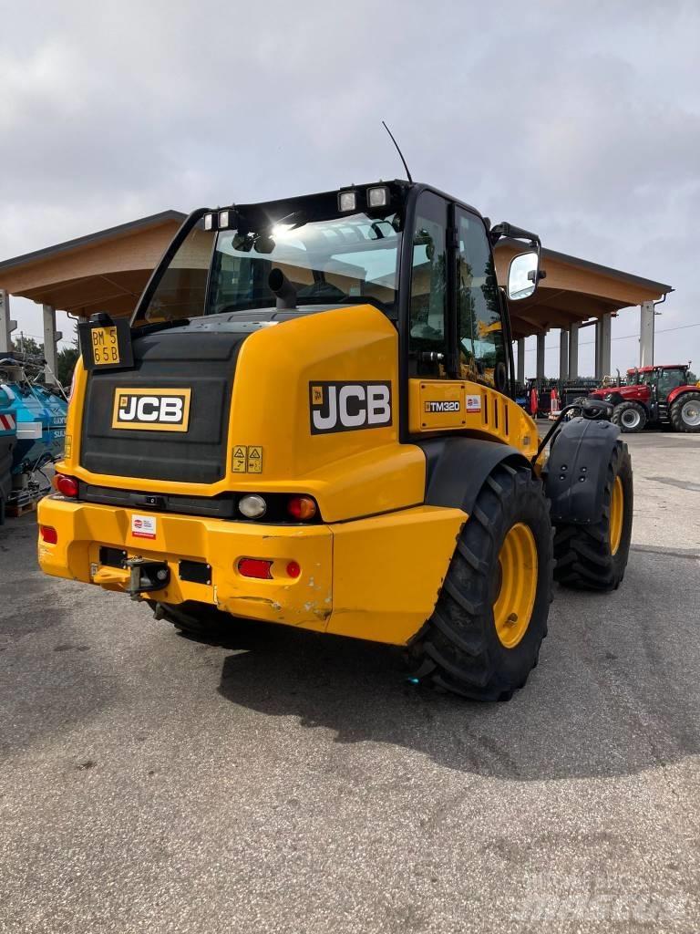 JCB TM 320 農業用伸縮臂裝載機
