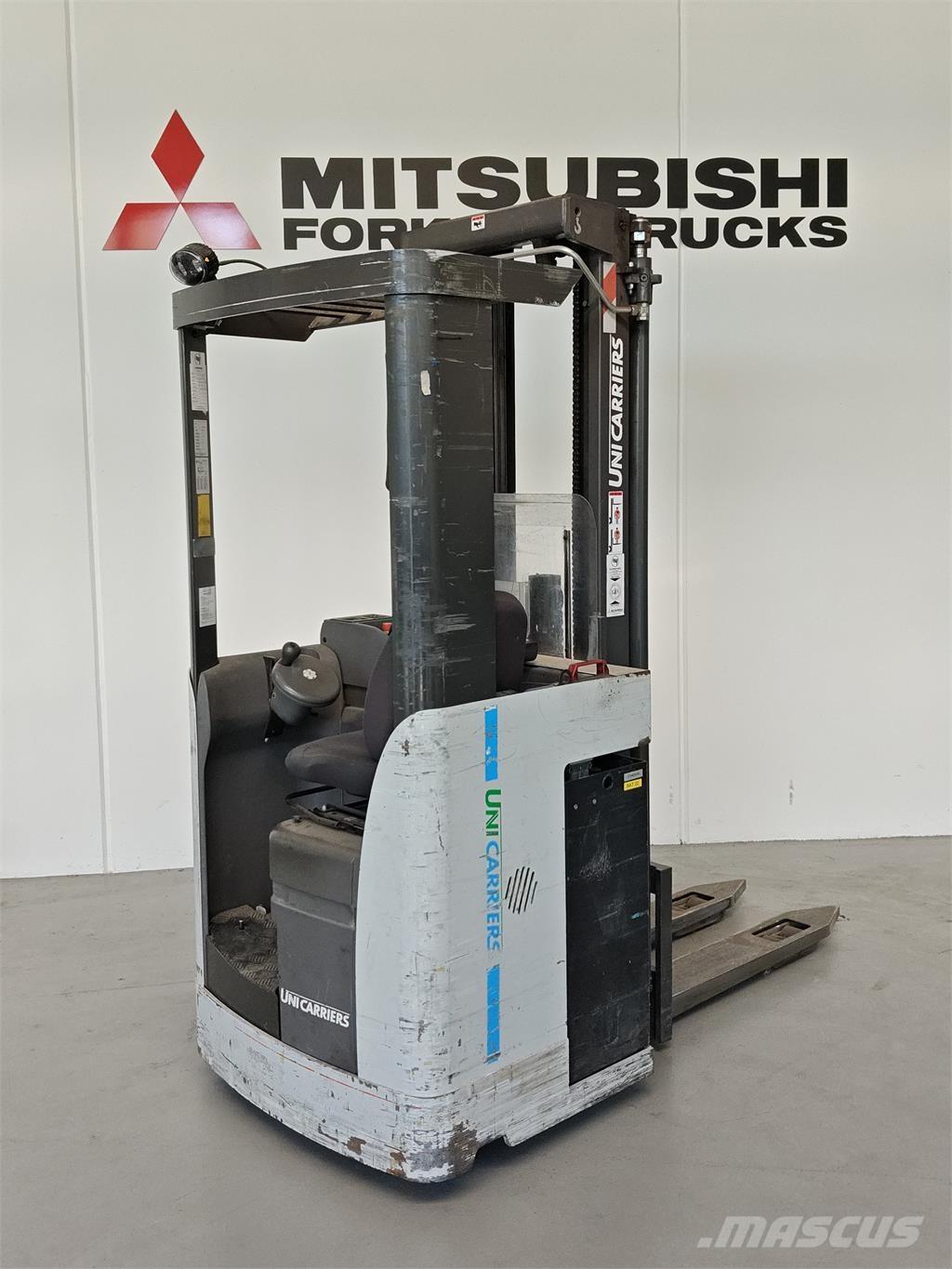 Atlet XSN160E 自走式堆積機