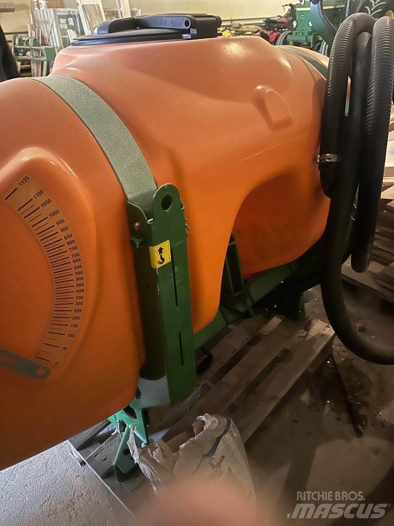 Amazone UF1201 承載式噴霧機