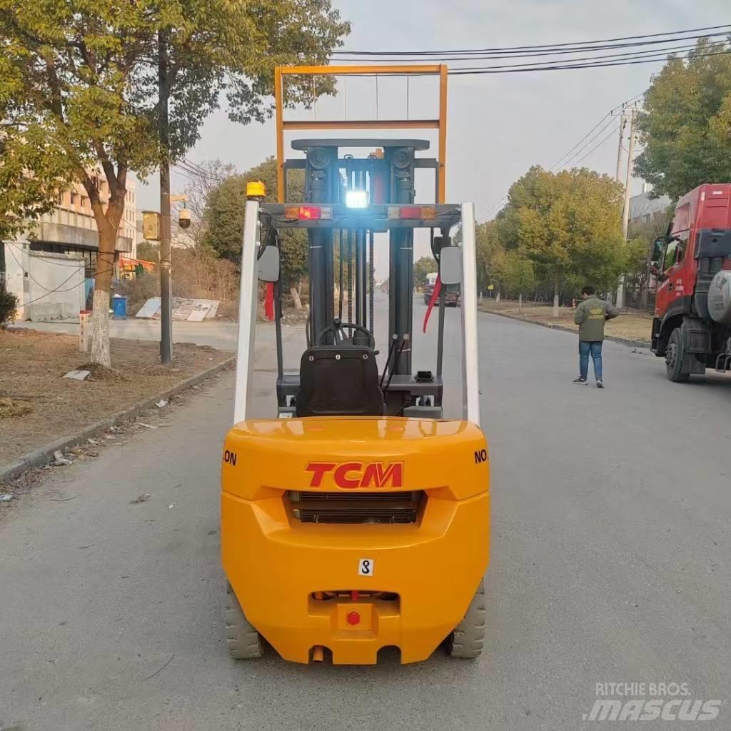 TCM FD30 柴油卡車