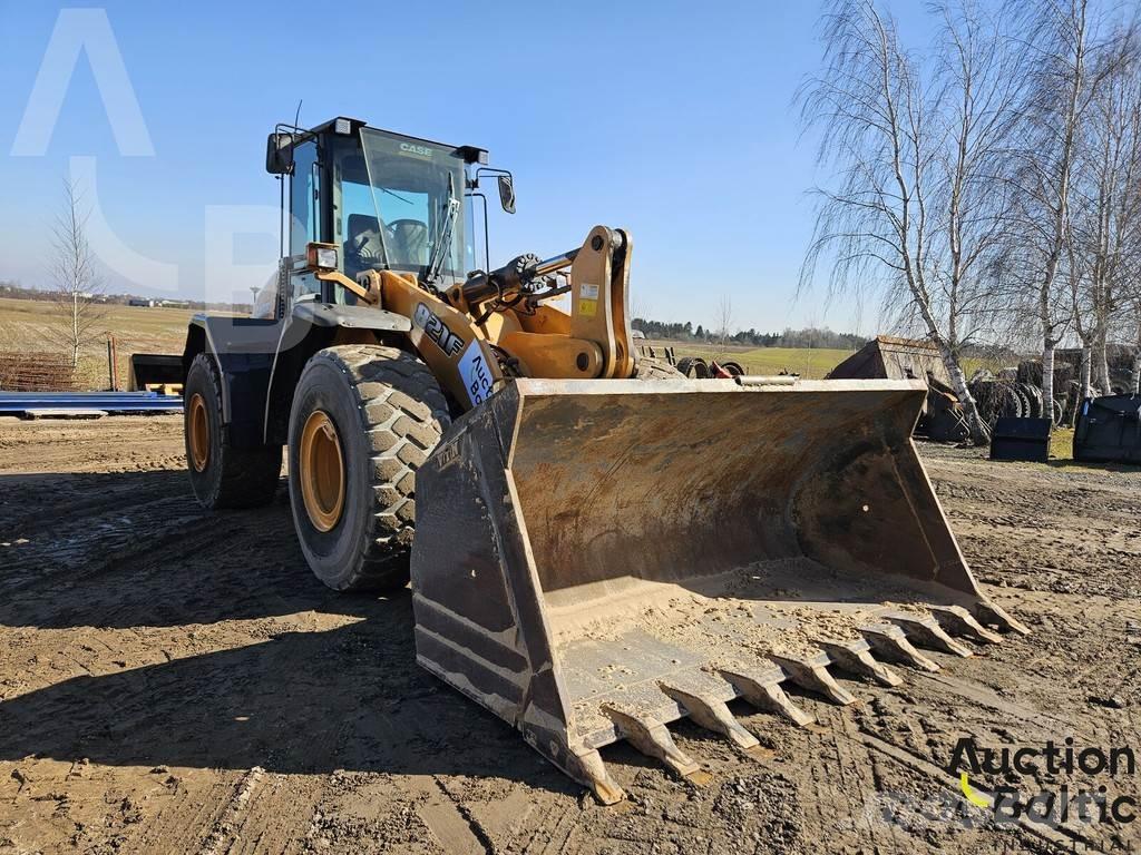 CASE 821 F 輪胎式裝載機