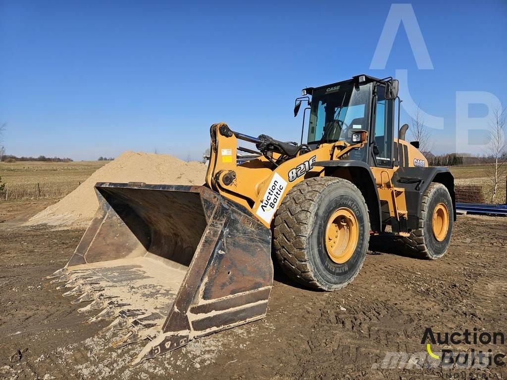 CASE 821 F 輪胎式裝載機