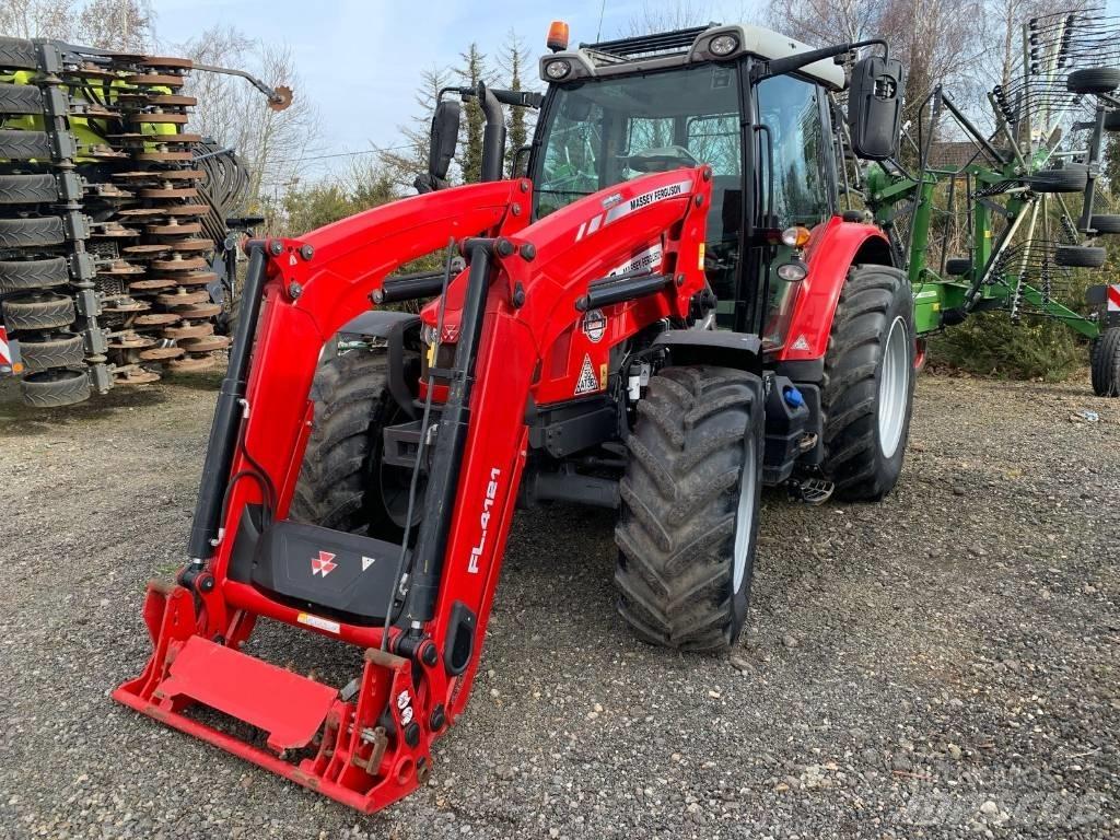 Massey Ferguson 5712 曳引機