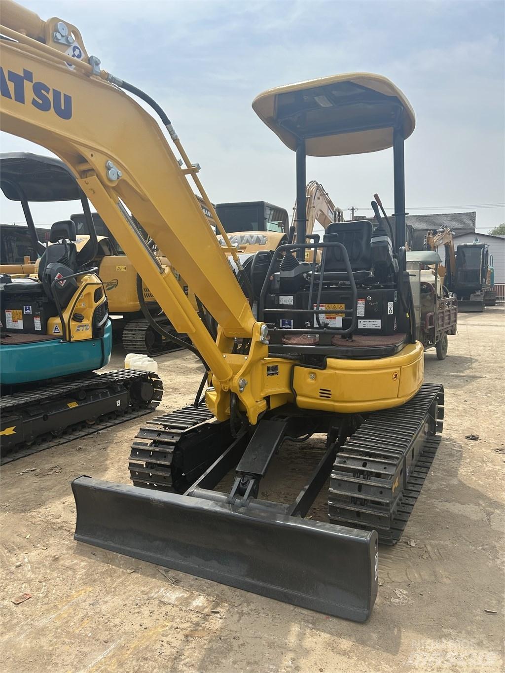 Komatsu PC30 小型挖土機/掘鑿機<7t(小型挖掘機)