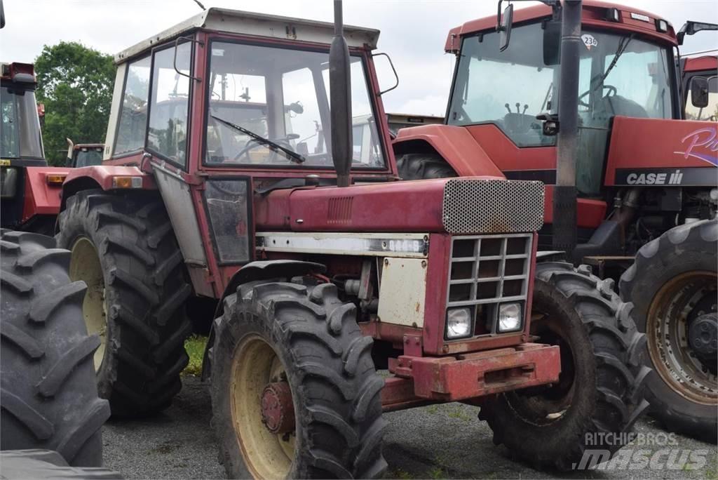Case IH 844 A/S 曳引機