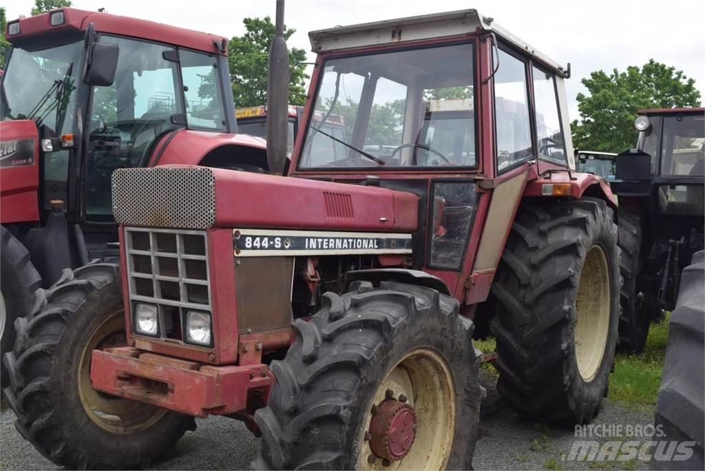 Case IH 844 A/S 曳引機