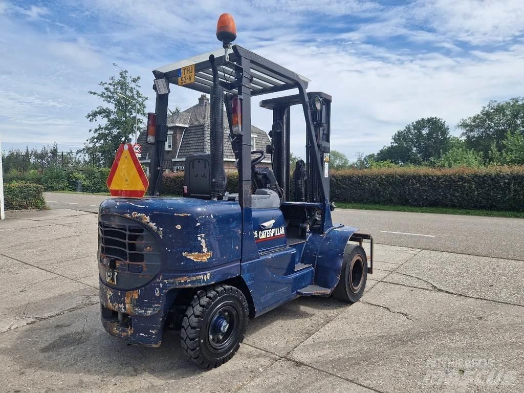 CAT DP25K 柴油卡車