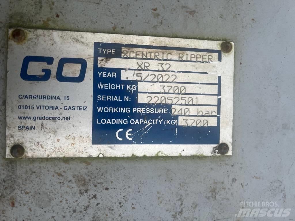 Xcentric XR32 鐵鎚/碎石機