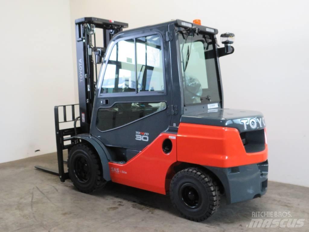 Toyota 52-8 FDF 30 柴油卡車