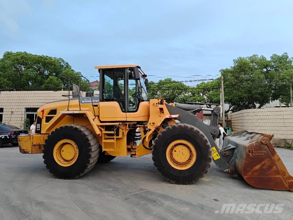 Volvo L 120 輪胎式裝載機
