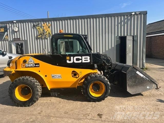 JCB 520-40 伸縮臂操作車