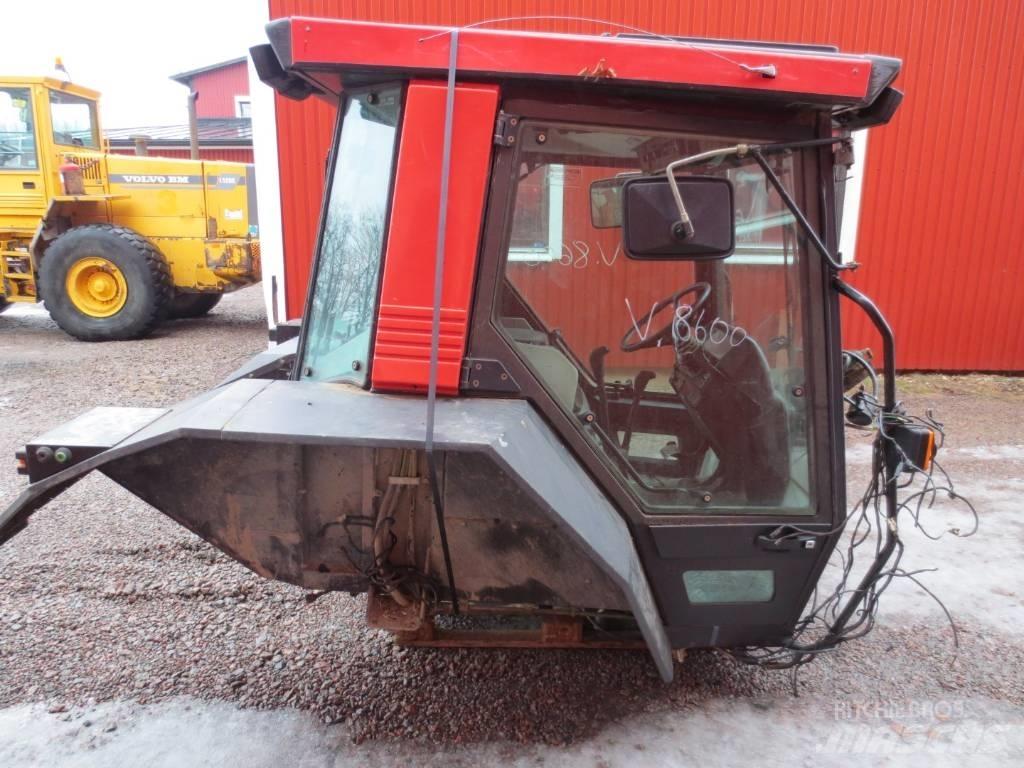 Valmet 8600 駕駛室與內部