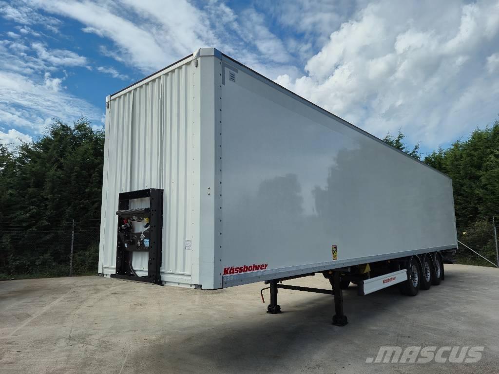 Kässbohrer Maxima 箱體半拖車