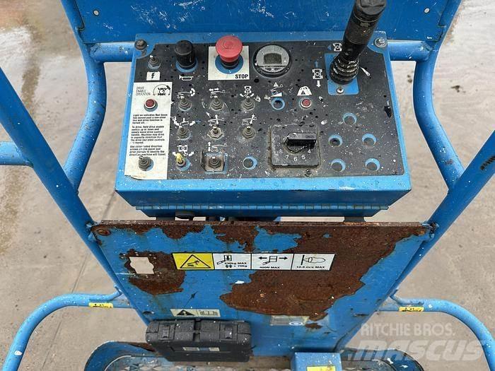 Genie Z30/20N 伸縮臂高空作業車