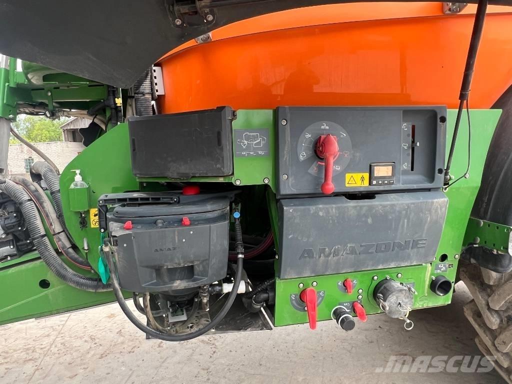 Amazone UX 11201 肥料撒佈機