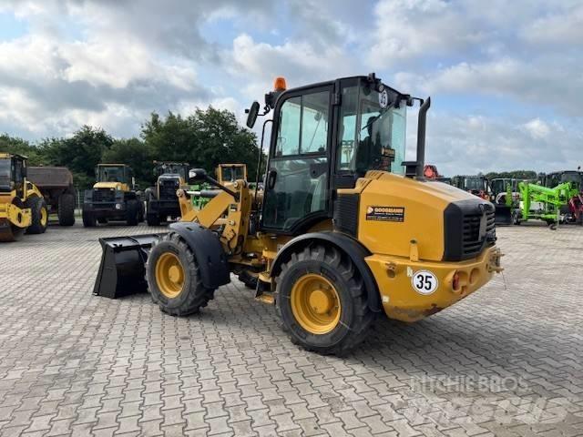 CAT 908 輪胎式裝載機