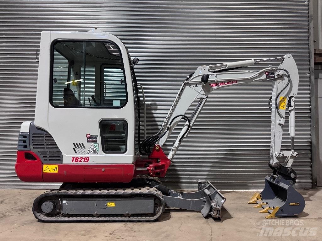 Takeuchi TB 219 小型挖土機/掘鑿機<7t(小型挖掘機)