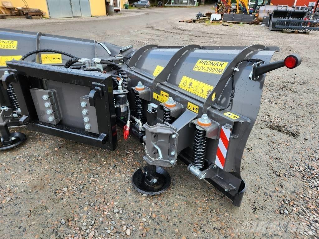 Pronar PUV 3000 M 刮雪板和犁