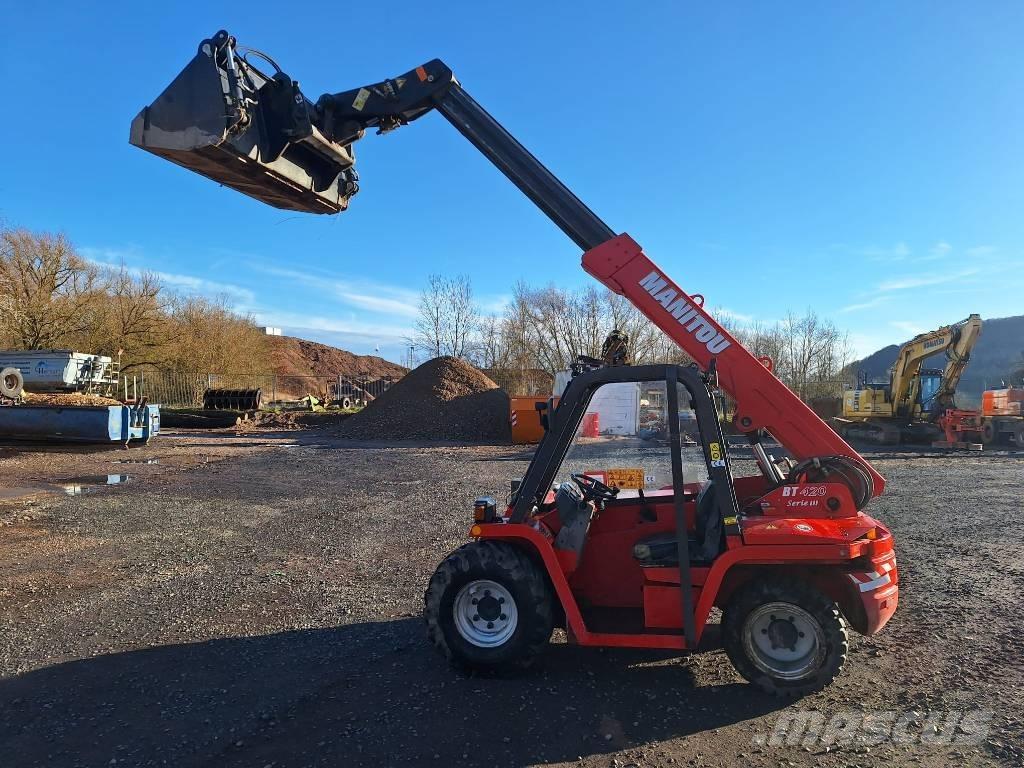 Manitou BT420 伸縮臂操作車