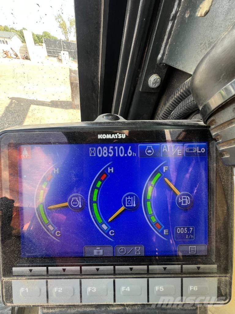 Manitou BT420 伸縮臂操作車