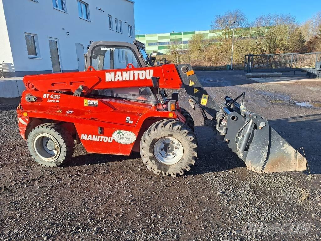 Manitou BT420 伸縮臂操作車