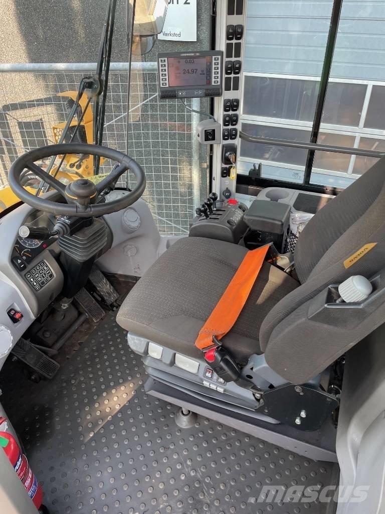 Volvo L90H Long boom 輪胎式裝載機