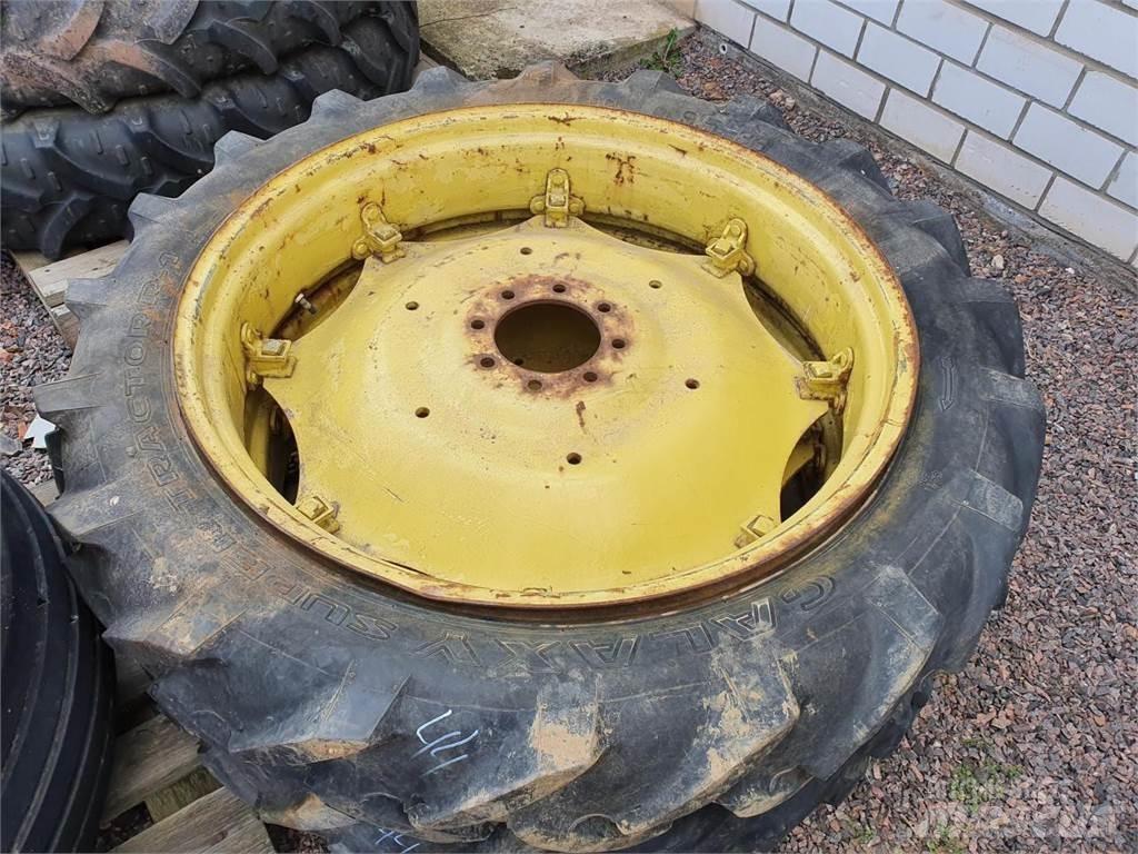 Galaxy 9.5-36 x2 輪胎、車輪和輪圈