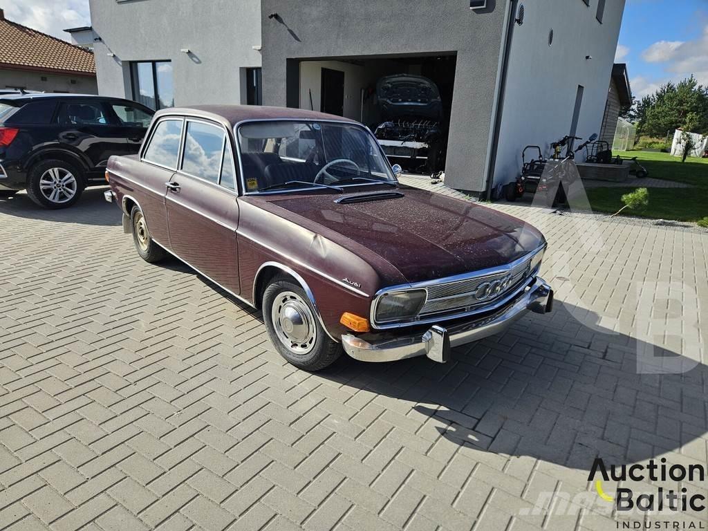 Audi 60 汽車