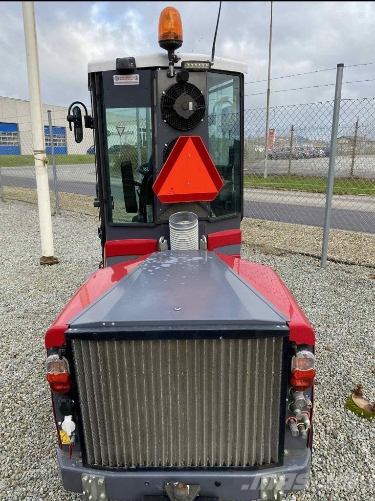 Timan 3330 裝載與牽引式割草機