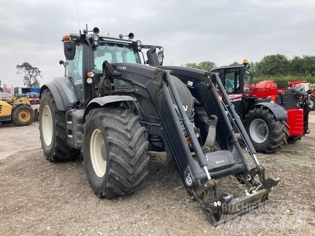 Valtra T214 Versu 曳引機