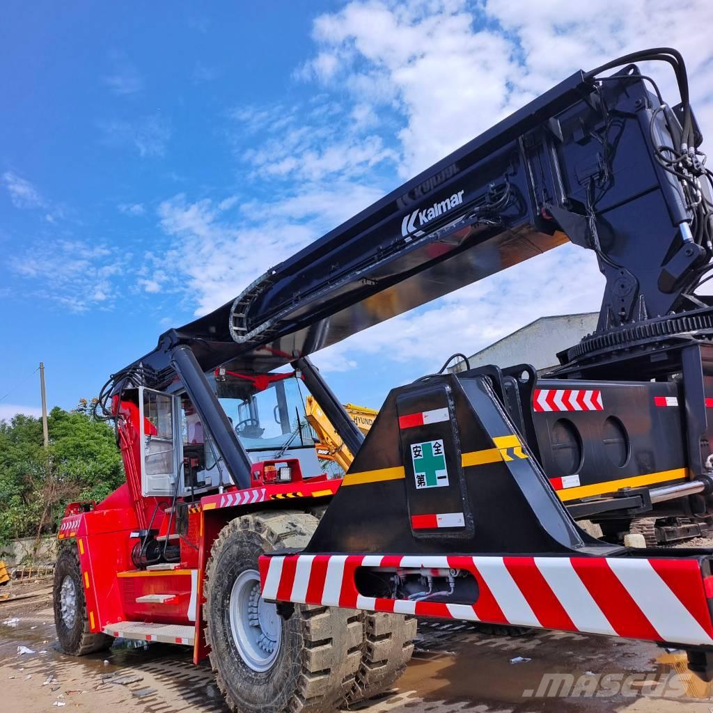 Kalmar DRF 450 前伸型堆積機