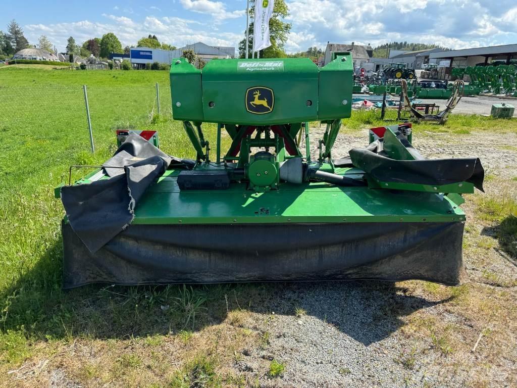 John Deere 131 裝載與牽引式割草機