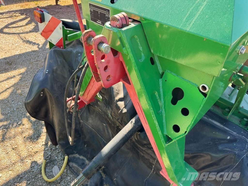 John Deere 131 裝載與牽引式割草機