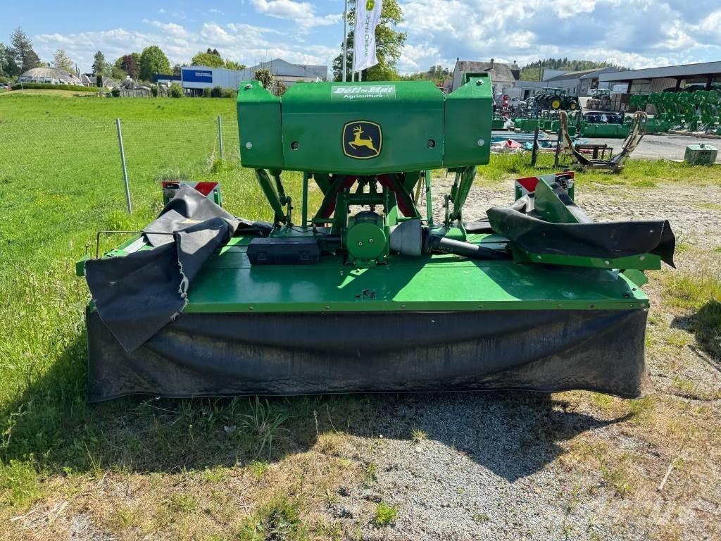 John Deere 131 裝載與牽引式割草機