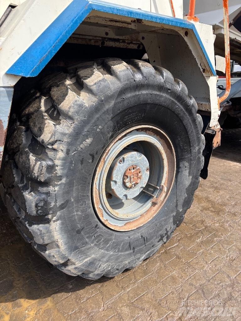 Terex TA 300 鉸接式起吊車