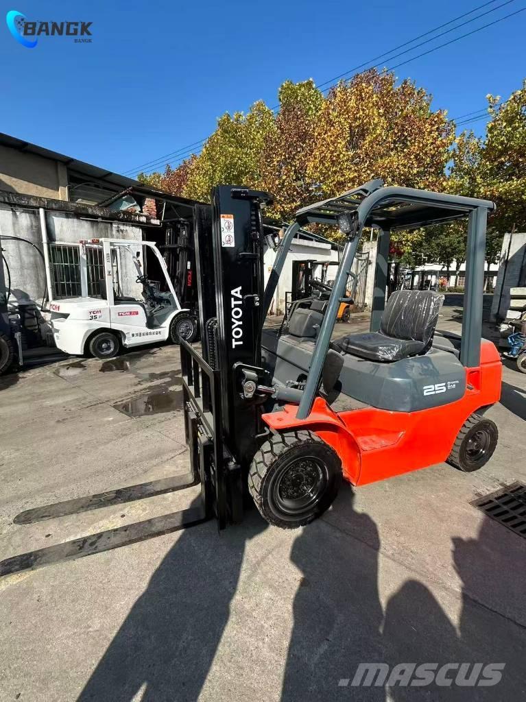 Toyota 8FDN25 柴油卡車