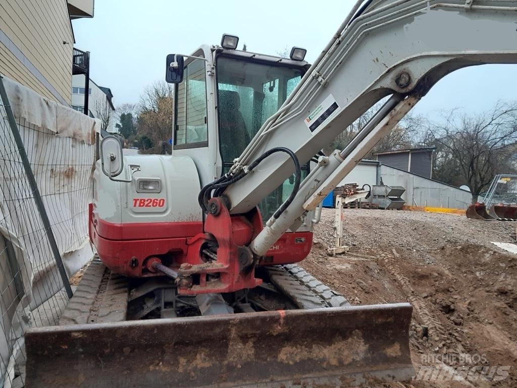 Takeuchi TB 260 小型挖土機/掘鑿機<7t(小型挖掘機)