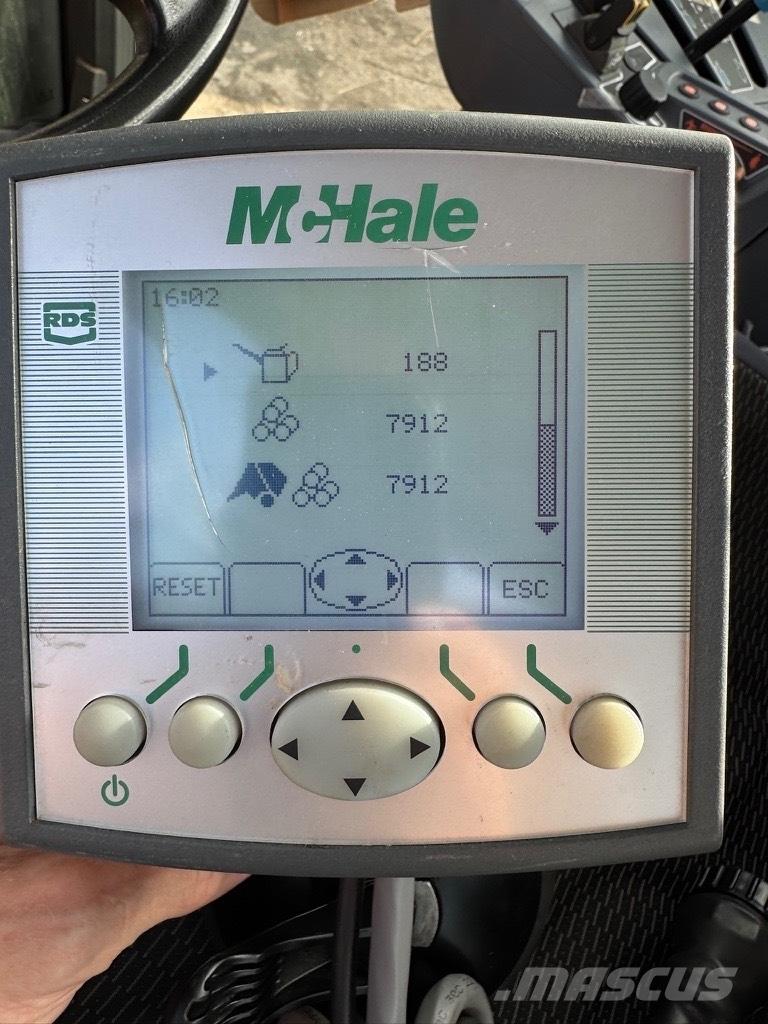 McHale F 5500 圓型牧草打包機