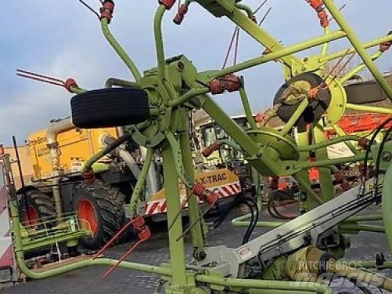 CLAAS Volto 770 耙與翻草機