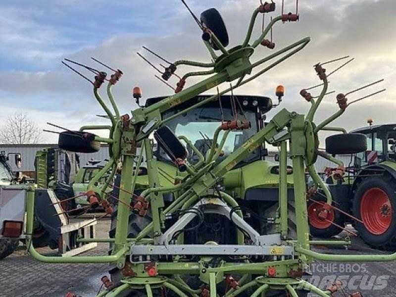 CLAAS Volto 770 耙與翻草機