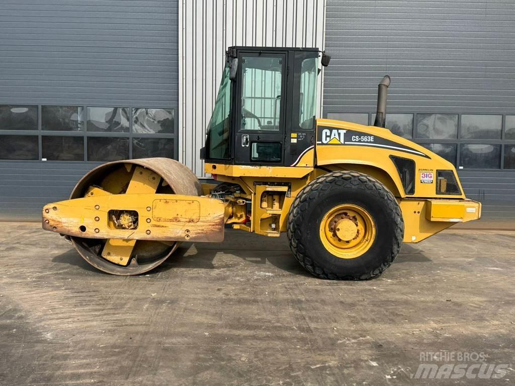 CAT CS563E 單輪滾壓機
